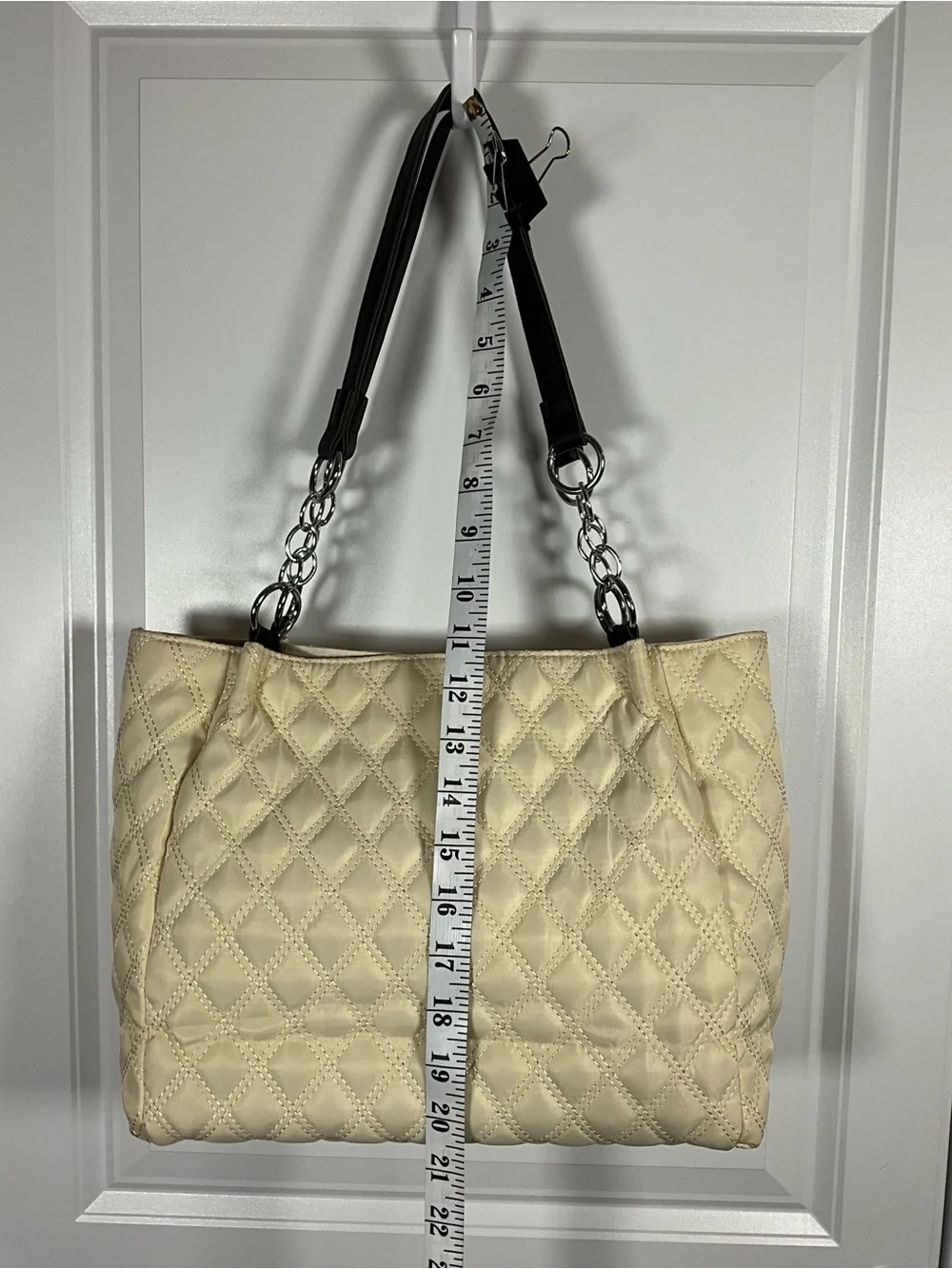 Mikaxiqi & Bags Quilted Cream Shoulder Tote with Chain-Strap Detail